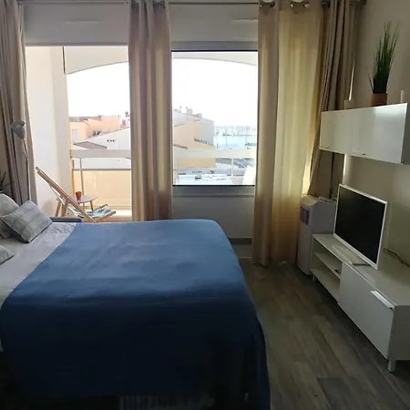 On The Port Of Cap D'agde Apartamento
